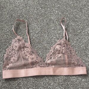 Elegant Lace Bralette in Soft Pink